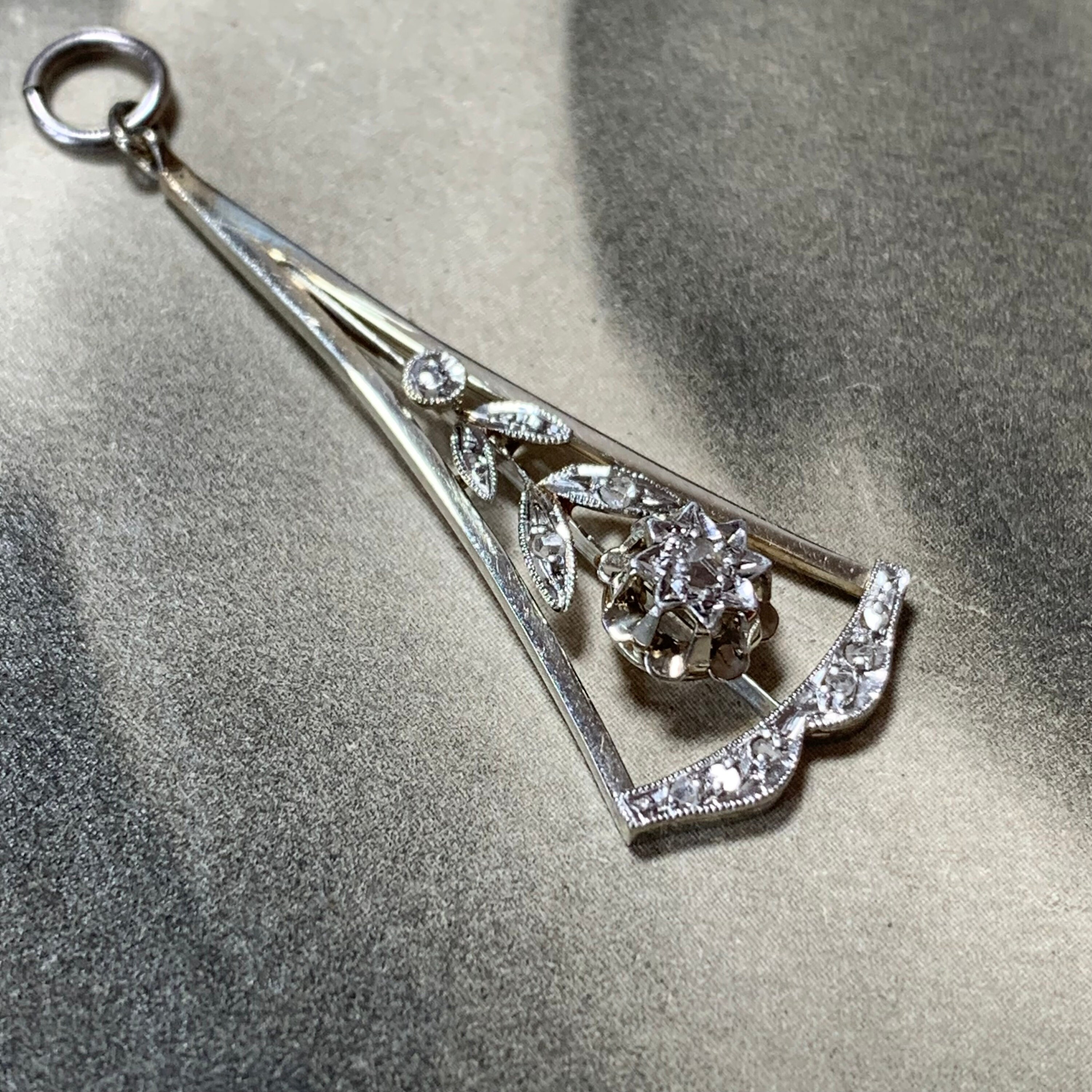 40 X Self Adhesive PURPLE Round Diamond Rhinestones Acrylic Crystals Stick  on Gems for Card Making, Crafts, Wedding Invitations 