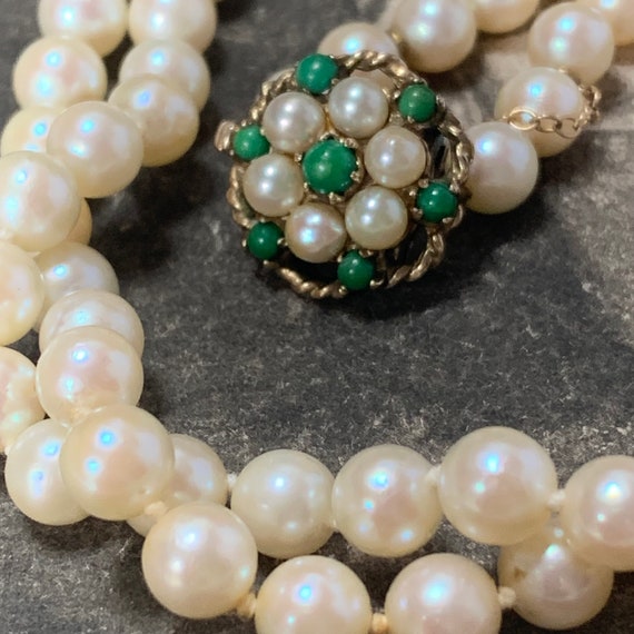 Mid century matinee pearl neckace with a beautifu… - image 10