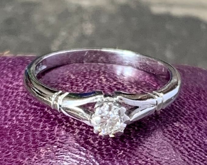 1978 Platinum diamond ring. 3.4 grams. FL clarity 0.25ct diamond. Full vintage hallmarks. Made in England. Ring size J (UK) and US 4 5/8