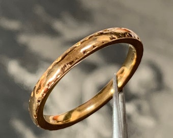 mid century 22ct gold ring. Made in 1938 with Full English Hallmark London with the makers mark 'WWLD'. Weight of 2.4 grams