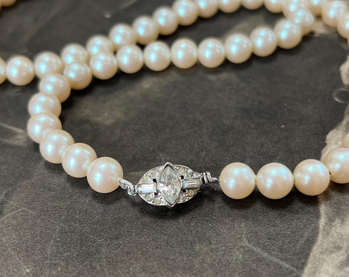 Vintage Faux Pearl Strand 1955 Crown Trifari Pearl Necklace