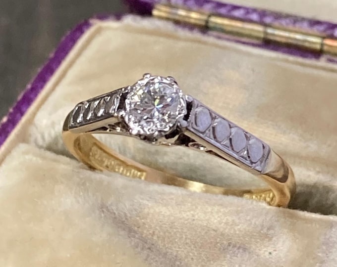 1930s Diamond Ring 18ct gold and platinum setting.  Ring size K. Vintage Solitaire diamond ring. Beautiful engagement ring and wedding ring