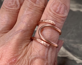 Copper Arthritis Ring Artisan crafted in England with engraved and hammered design. Ring size M