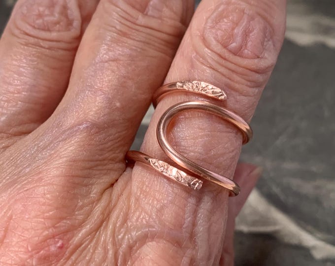 Copper Arthritis Ring Artisan crafted in England with engraved and hammered design. Ring size M