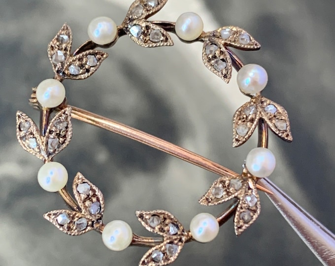 Belle Epoque Diamond Pearl Brooch: 18ct Gold Laurel Wreath