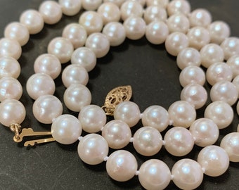 Vintage 18 inch pearl necklace | 7mm pearls with 14ct gold clasp | Princess length of 46cm | glossy lustre and bright luminosity