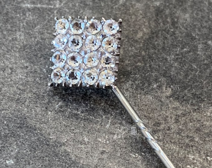 Black Dot paste gemstone silver stick pin brooch. 3.4 grams Diamond Shaped Stick pin in silver