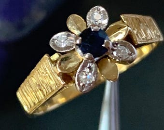 Retro Sapphire and Diamond 18ct gold ring Yellow gold Modernist daisy ring 1975 Vintage English Hallmark Ring size N size 6 1/4 US
