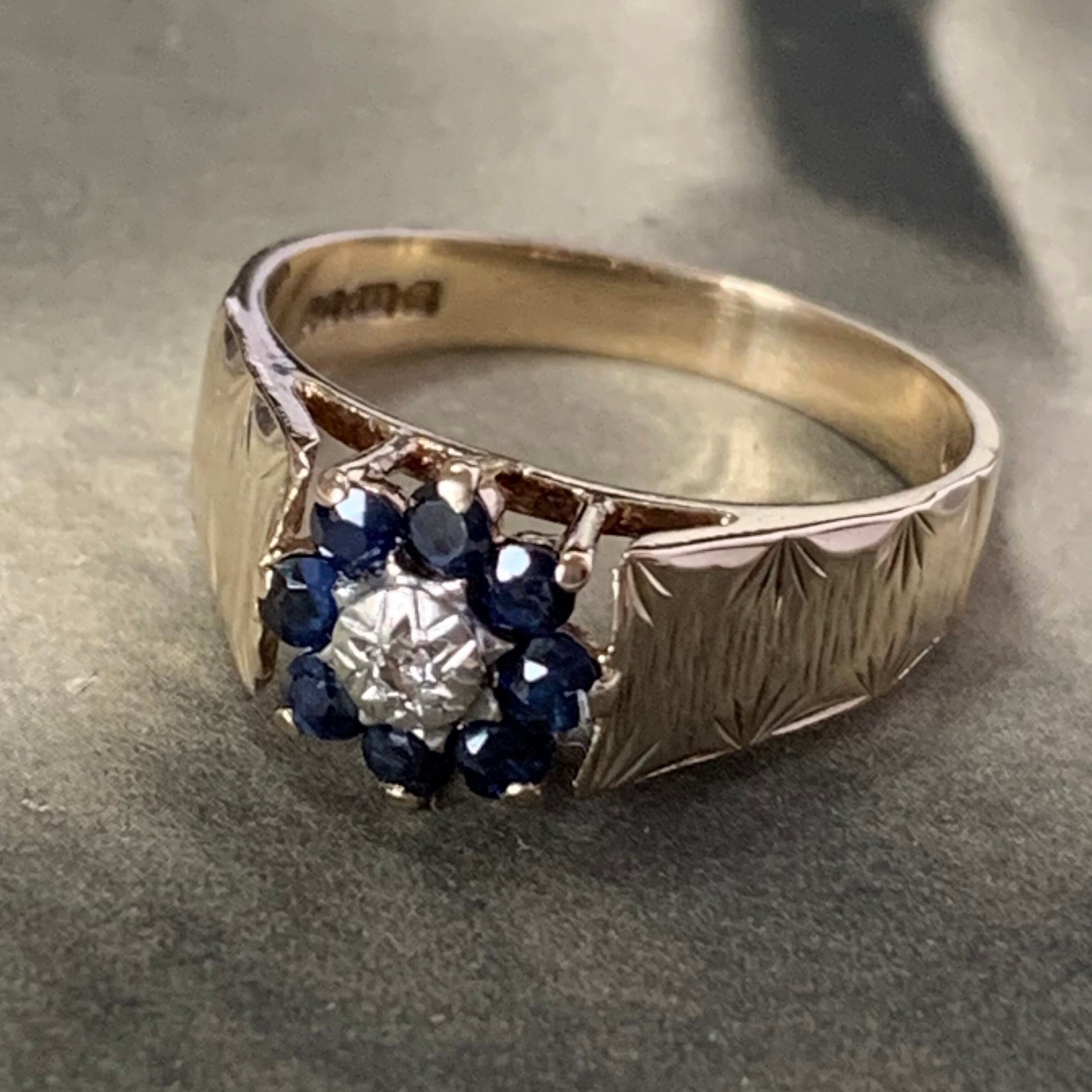 Vintage Natural Sapphire & Diamond Daisy Ring. Gemstones Are Set in 9Ct Yellow Gold. Made England With Full Hallmarks