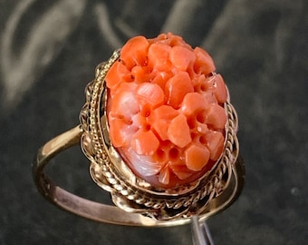 Vintage Carved Coral Flower Ring: 9ct Gold Bezel, UK Size S.5
