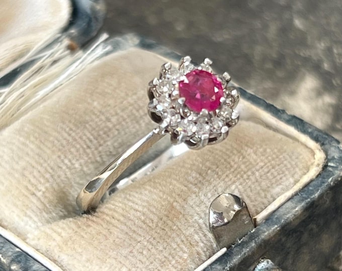 Vintage 18ct White Gold Ruby Diamond Halo Ring – Natural Pink Ruby – 12 Diamonds – UK M