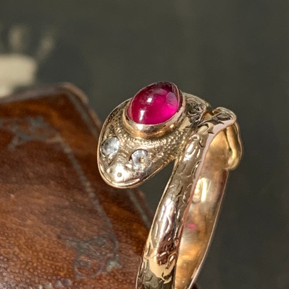 Antique Snake Ring Ruby gemstone set in 14ct yell… - image 9