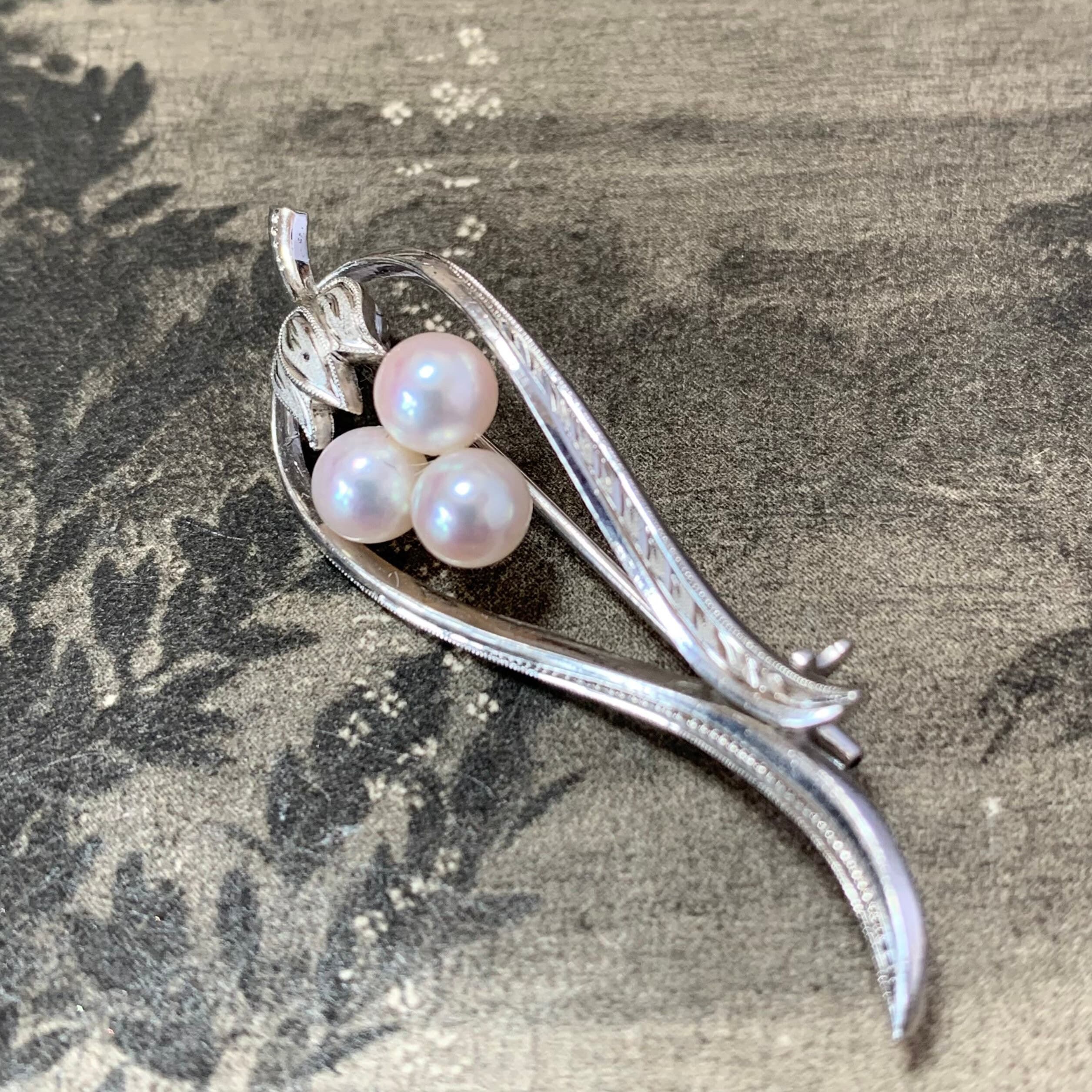 An Earlier Signed Example From Mikimoto. A Small Very Fine Silver Brooch With 3 Stunning Pink Toned Perfect & Pristine Akoya Pearls