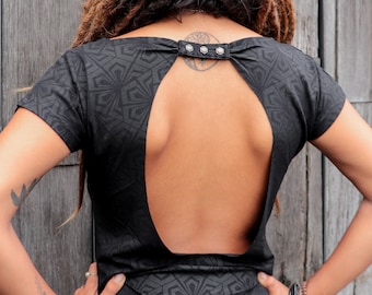 Cut out Slouchy shirt with open back in black printed viscose lycra, MOJO SAMURAI Black by BLACKBOHEM