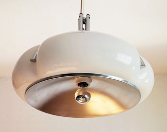 White Quadrifoglio pendant light / Harvey Guzzini design / 1960s 1970s Italy / Space age lamp