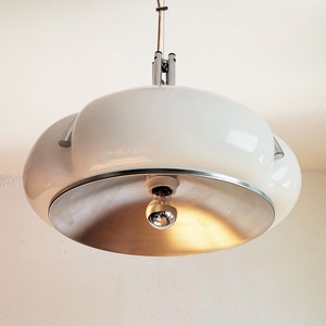 White Quadrifoglio pendant light / Harvey Guzzini design / 1960s 1970s Italy / Space age lamp