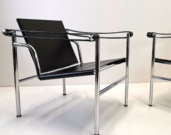 Chaises LC1 Mid-Century par Le Corbusier / Chaises en cuir et chrome / Chaise longue design Bauhaus / Italie des années 80