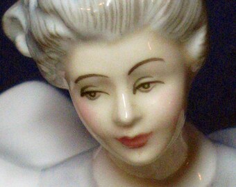 【美品】ロイヤルドルトン HN3165 フィギュアオブザマンス 8月 1988年 ロイヤルドルトン磁器フィギュア: 8月、今月のフィギュア HN 3165