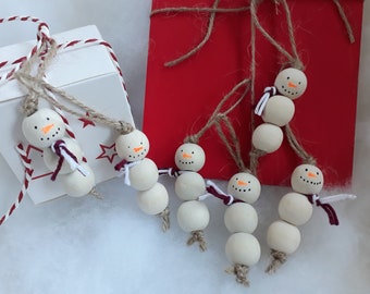 Gift tag snowman made of wooden beads gift wrapping Christmas tree Advent decoration also for filling for the Advent calendar