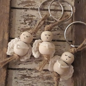 Keychain, decorative angel, guardian angel, gift tag made of raw wood beads, lucky charm angel, wooden angel with or without key ring