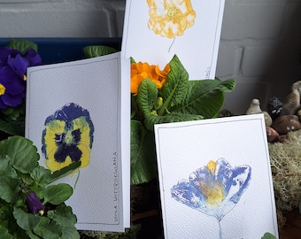 Doppelkarten handgearbeitet mit verschiedenen Sprüchen möglich Blumendruck Hammerschlagtechnik Unikate aus echten Blumen und Blüten