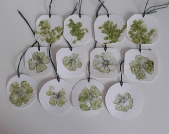 Gift tags printed from real plants, each pendant is an absolutely unique flower pendant for special occasions for flower lovers