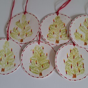Geschenkanhänger aus echten Pflanzen Lebensbaum gearbeitet im Pfanzen Direktdruck aus der Farbe der Pflanze Weihnachtsdekoration Anhänger