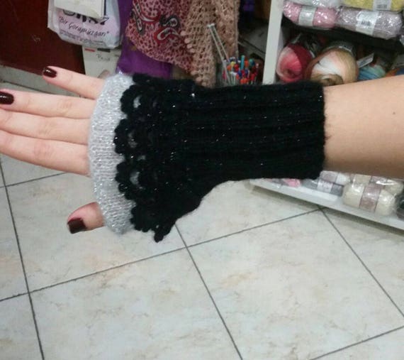 stylish fingerless gloves