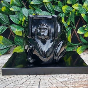 Obsidian monkey jar from Texcoco (replica)