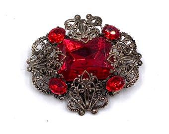 Vintage Unsigned Czech Brooch Red Rhinestones Filigree Setting / Vintage Costume Jewelry