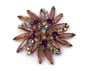 Vintage Verified Juliana Delizza & Elster Brooch Lavender Purple AB Rhinestones Gold Tone Setting / Vintage Costume Jewelry