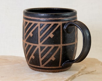 Große Tasse im Südwesten Stil - Geometrisches Design Kaffeetasse - Grafische Kaffeetasse - Moderne Kaffeetasse - Hand Gestaltete 16 Unzen Tasse - Keramiktasse