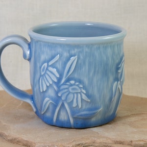 Daisy gesneden porseleinen mok handgesneden keramische koffiekopje bloem gesneden porseleinen beker blauw gesneden porseleinen mok Daisy mok afbeelding 5