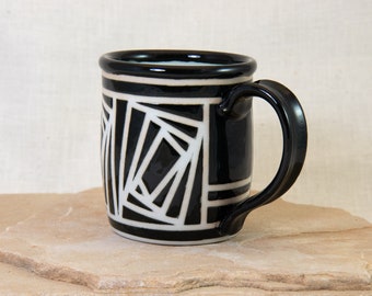 Kleine geometrische Espressotasse - 7 oz Kaffeetasse - Grafische Kaffeetasse - Moderne Kaffeetasse - Handdesignte 7 oz Tasse - Kleine Porzellantasse
