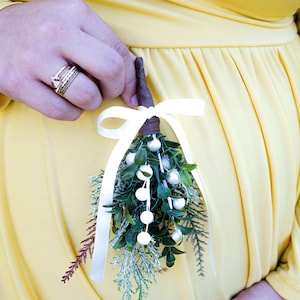 MISTLETOE, White Berry Boxwood and Cedar Mistletoe, CHRISTMAS, Photoshoot, Holiday Decor, Hanging Mistletoe, Faux , Stocking Stuffer