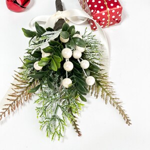 MISTLETOE, White Berry, Boxwood & Cedar Mistletoe, CHRISTMAS Décor, Holiday Decor, Hanging Mistletoe, Faux Mistletoe, Stocking Stuffer