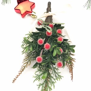 RED Berry MISTLETOE, Frosted Berry Boxwood & Cedar Mistletoe, CHRISTMAS Decor, Holiday Decor, Hanging Mistletoe, Faux Mistletoe, Wedding