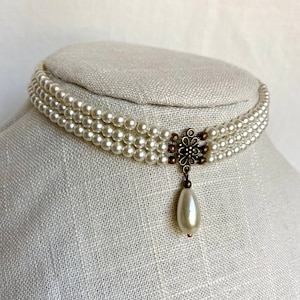 3 strand pearl choker, 3 layer custom choker, Pearl choker multi strand, Pearl choker necklace, Multi layer pearl choker, Edwardian choker