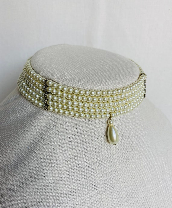 White Cultured Freshwater Pearl Necklace Multilayer 5-strand Gold-plated White Cultured Freshwater Pearl Necklace Multilayer 5-strand Gold-plated