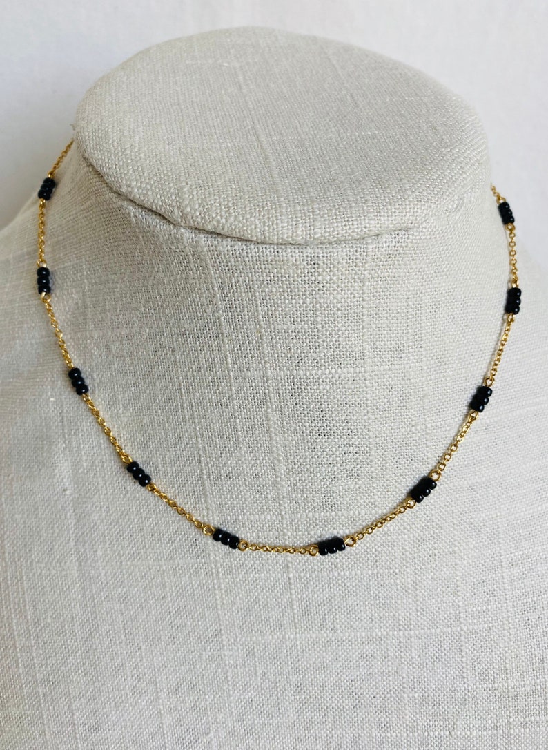 Mangalsutra, Golden and Silver tone, Modern mangalsutra, Chain mangalsutra, Black beads necklace, Layering black beads necklace Bild 1