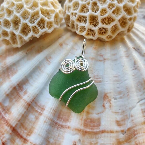 Green sea glass pendant, magical mermaid necklace, Siren stone, sterling silver, Christmas gift for her, sea glass necklace