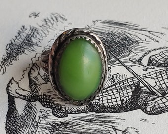 Vintage Navajo Sterling Silver green serpentine Ring - Boho style - Ring Size 5.75" US - Navajo Silver ring - Southwestern Silver ring