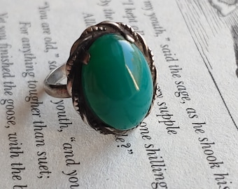 Vintage Art Deco Sterling Silver Chrysoprase Ring | antique Openwork Design