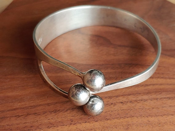 Fog Black Agate Vintage Native American Navajo Sterling Silver Bracelet Fog Black Agate Vintage Native American Navajo Sterling Silver Bracelet
