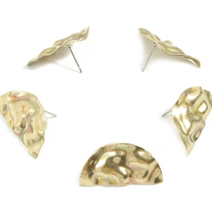 Brass Wavy Half Moon Earring Stud - Raw Brass Semi Circle Earring Post - Surgical Stud - Earring Post - 29x15x2.72mm - PP3526