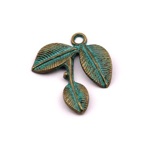 Faux Patina Pendant - Leaves Shaped - Alloy Charms - Antique Bronze Tone Necklace - Zinc Alloy Beads - Jewelry Supplies - 25x23x2mm ZZ1099