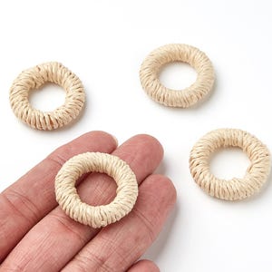 Pendientes de ratán tejidos a mano - Colgante de ratán redondo - Pendiente de paja de madera - Joyería artesanal - 30,44 x 30,44 x 7,58 mm - RT1024