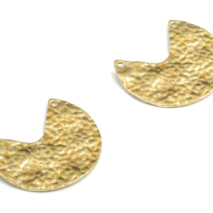 Brass Textured Sector of Circle Earring Charms – Geometric Brass Earring Connector – Jewelry Supplies - 24.99x20.84x1.32mm - PP3954