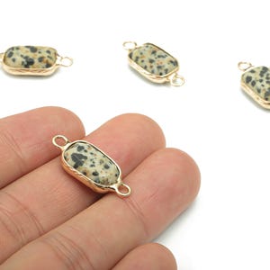 Dalmatisk Jaspis Fasetterade Naturstenskopplingar - Rektangelberlocker i Mässing - Guldpläterad Mässing – 24,43x11,49x5,2 mm – NS1630B