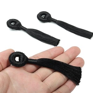 タッセルイヤリング（ループ付き） - シルキータッセルイヤリング - ブラックリュクスタッセル - ボヘミアンタッセル - ボヘミアンチャーム - ジュエリー用品 - 95x21x9.41 mm - TS1128D